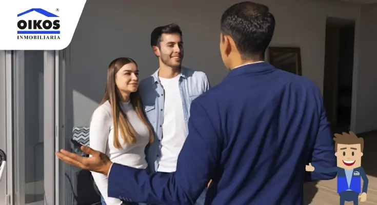 Personas dialogando