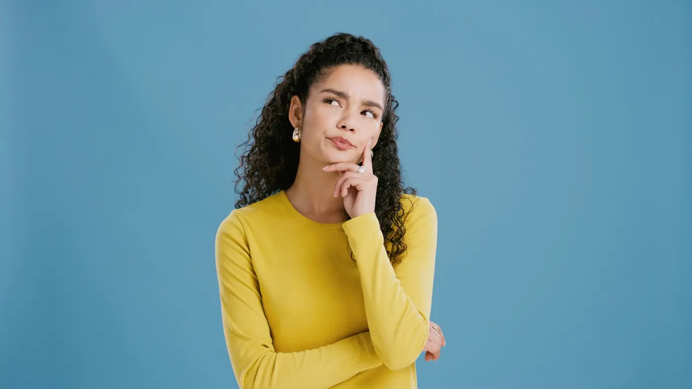 Mujer pensativa