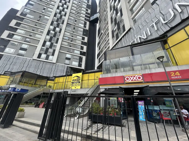 Centro Comercial Infinitum Local 25