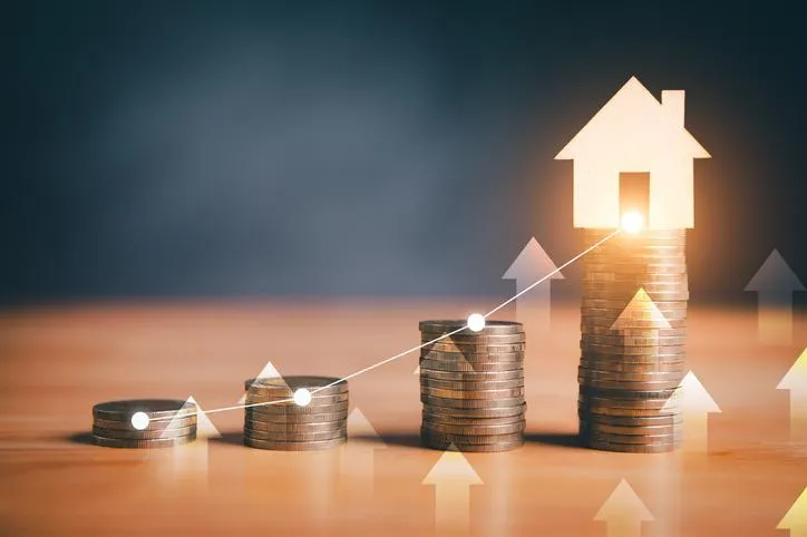 Proyección de valorización a mediano y largo plazo Proyección de valorización inmobiliaria a largo plazo