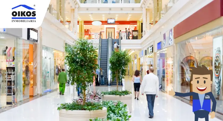 ¿Es buen momento para diversificar con inmuebles comerciales? Interior de un Centro Comercial