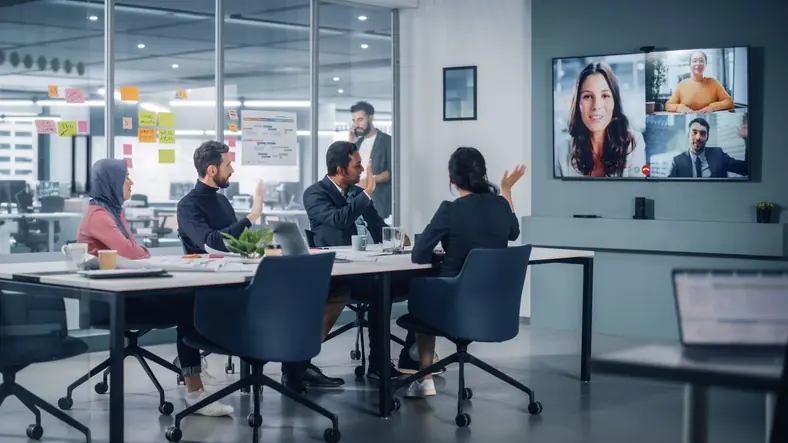 Espacios híbridos: qué buscan las empresas al comprar oficinas este año Reunión Virtual